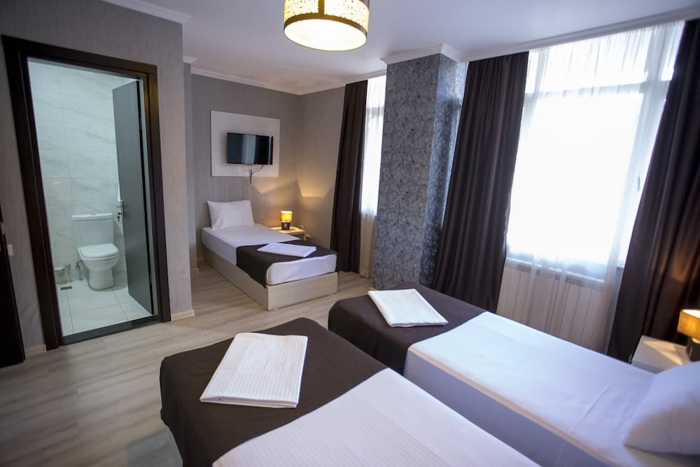 Hotel & Cafe Batus