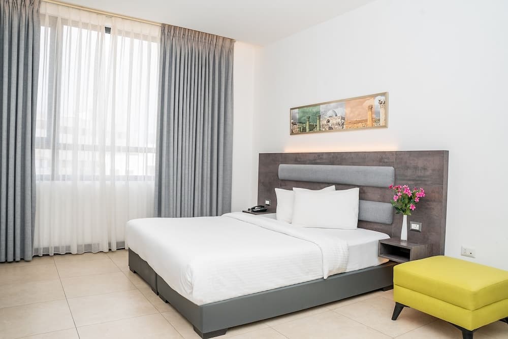 Liv Weibdeh Hotel Suites