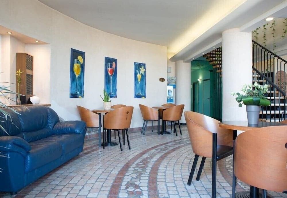 Amba Hotel