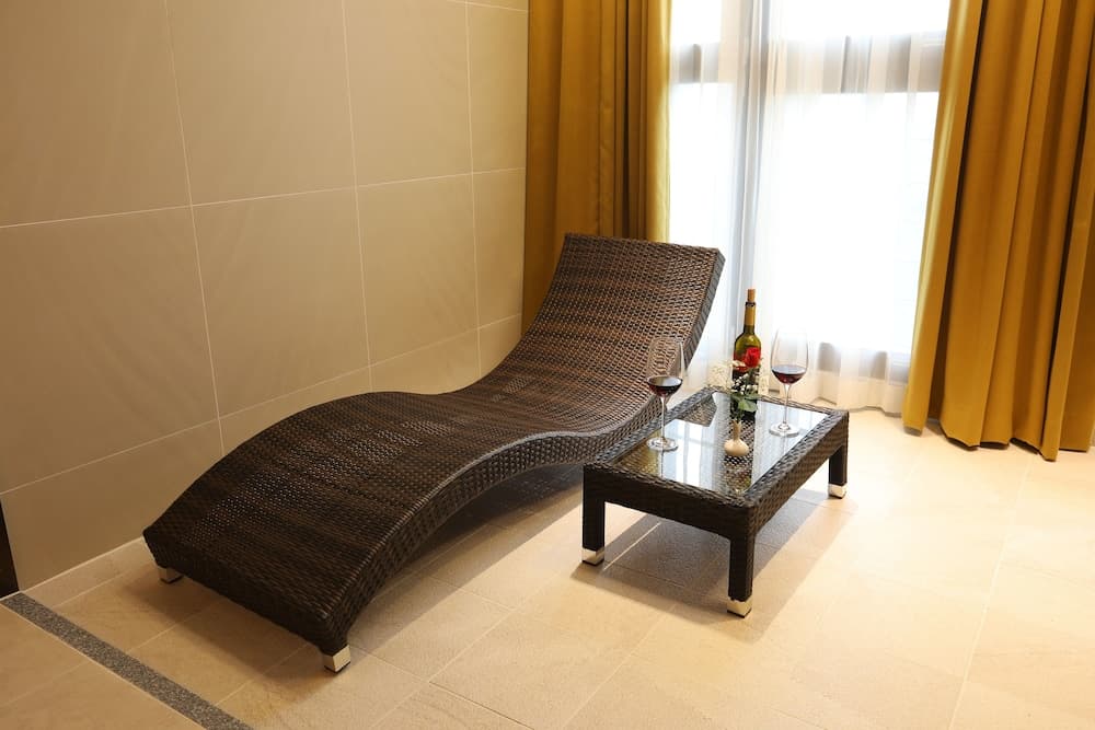 Rest Hotel