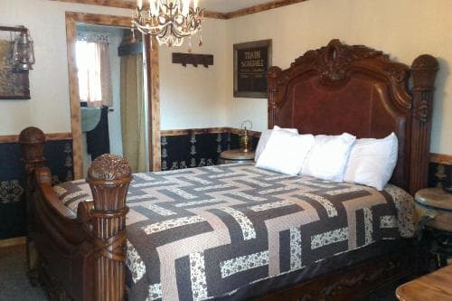 Black Bear Motel