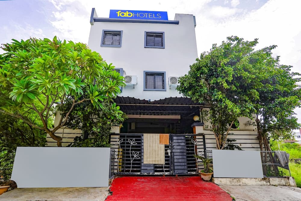 FabHotel New Shraddha Inn