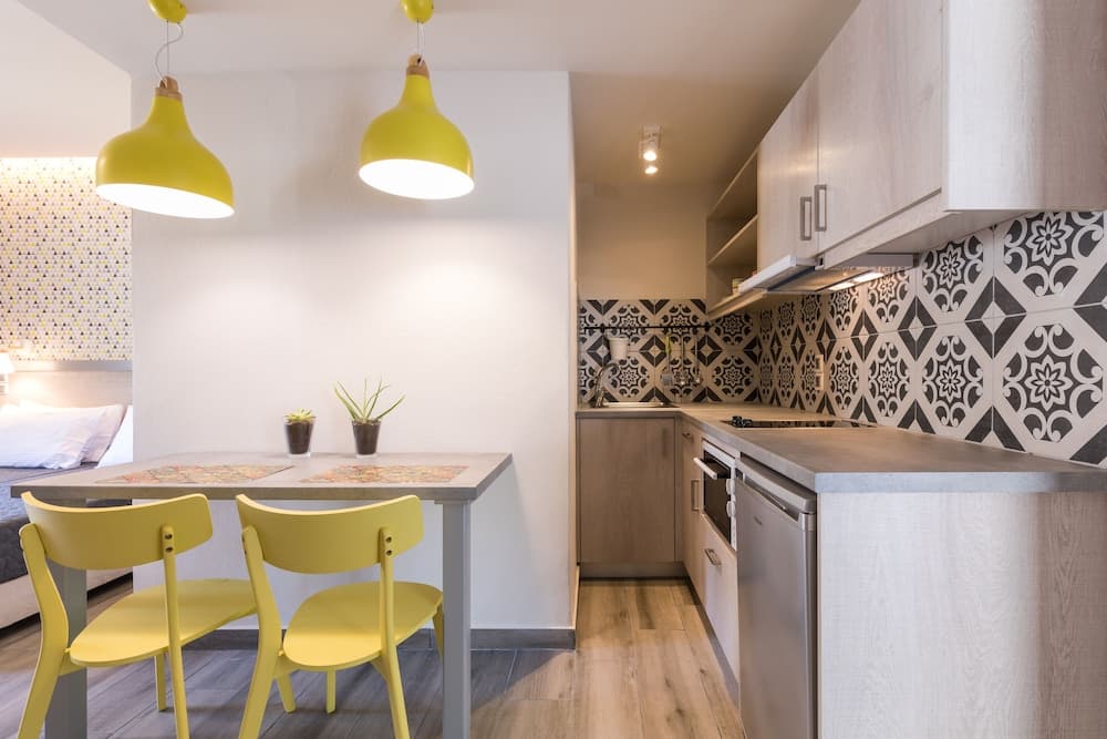 Ipsos Studios & Apartments