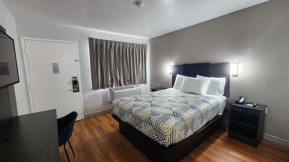 Motel 6-Conroe, TX
