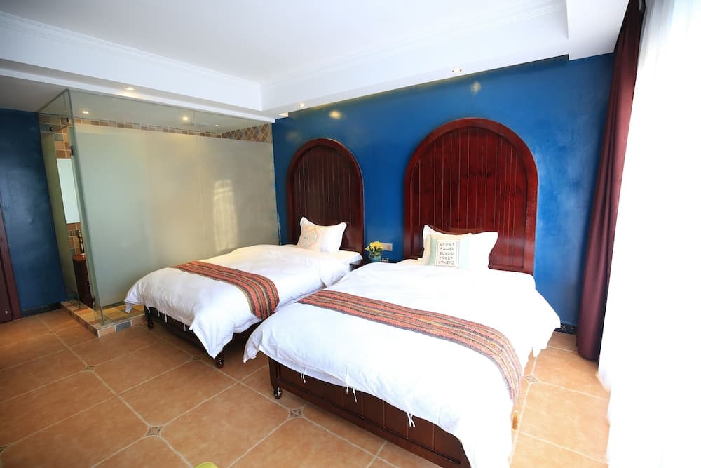 The Time On The Cloud Theme Inn