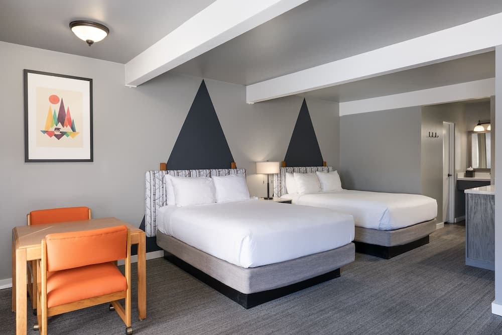 Tamarack Lodge