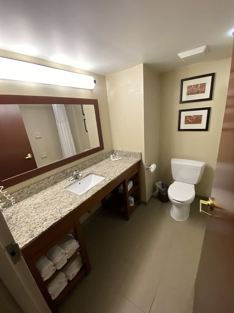 Comfort Suites Newark - Harrison