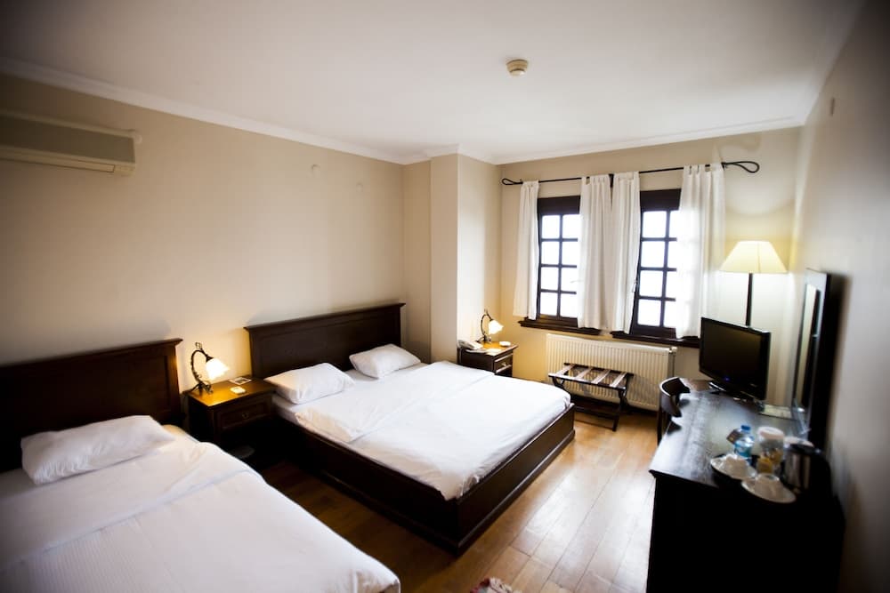 Zinos Hotel