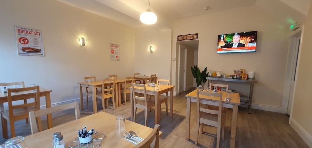 Blackpool North Close to Station - With Free Car Parking
