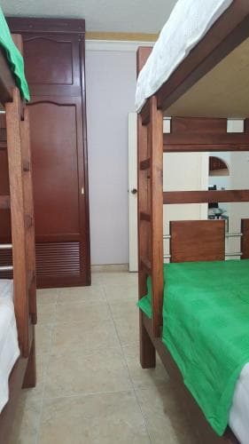 Hotel 20-28
