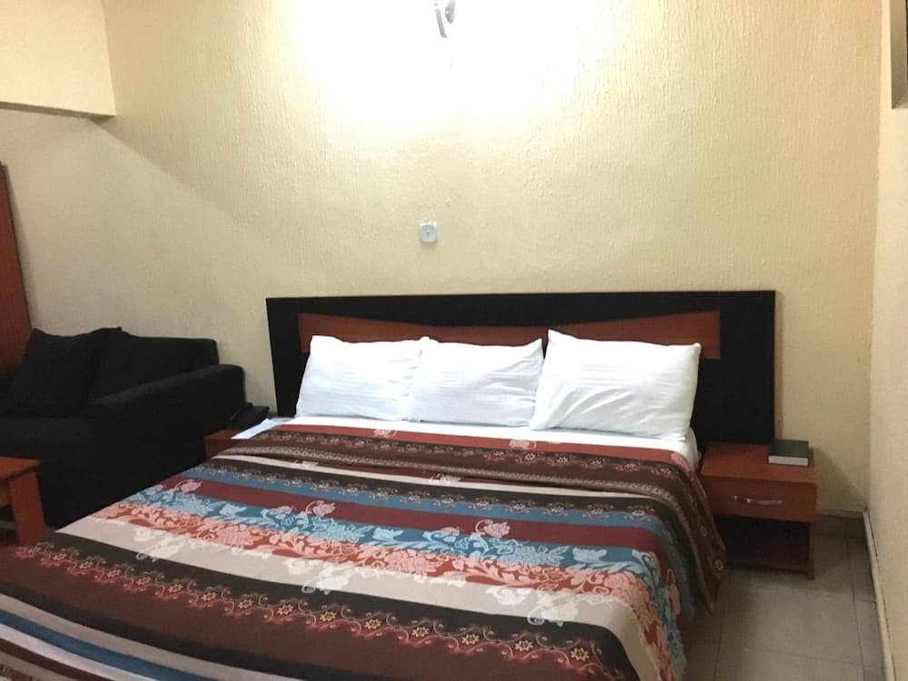 Ostra Hotels