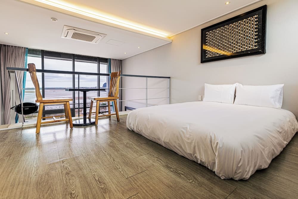 Roomine
