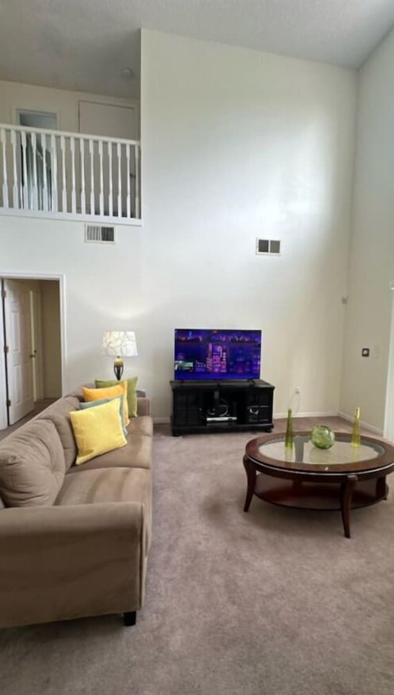 South Facing Private Pool & Spa - Family Friendly Vacation Home with White Rose Villas