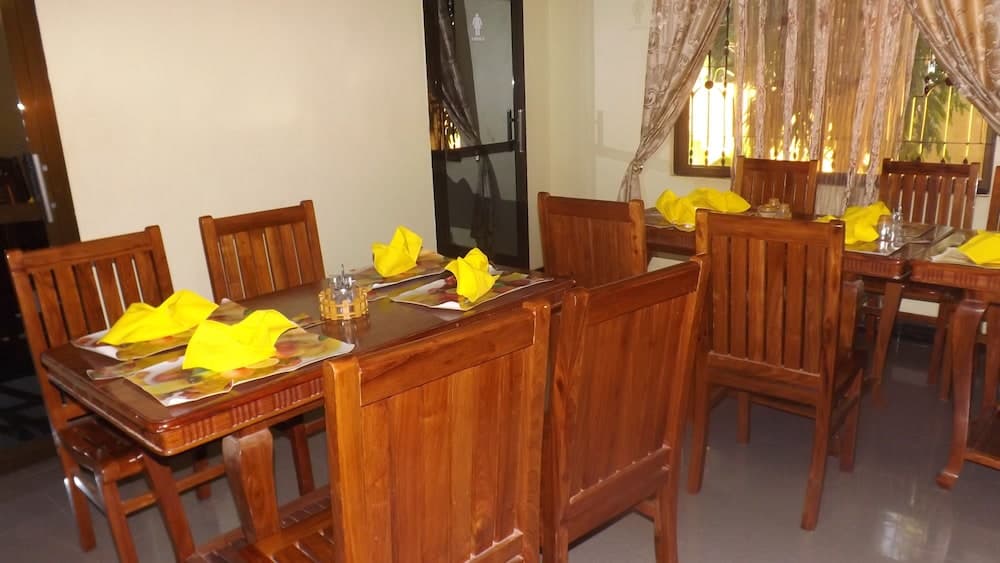 Oneira Hotel