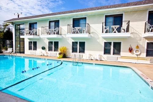 Holly Tree Resort