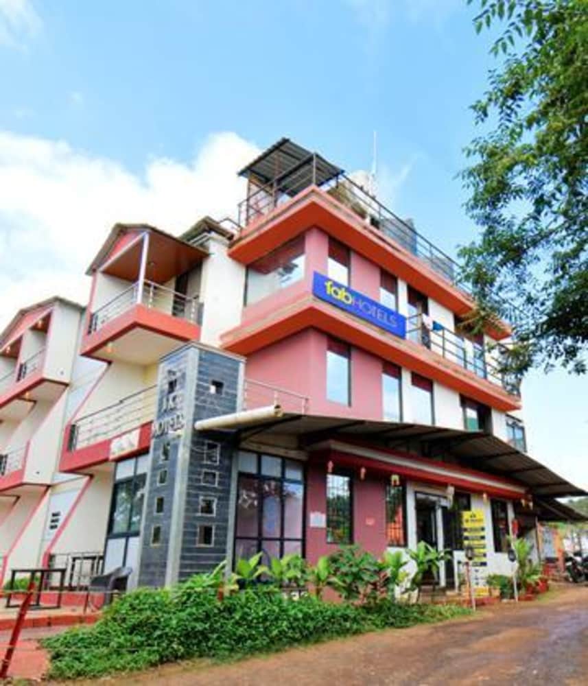 Fabhotel Jk