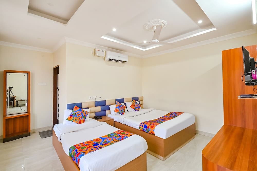 Fabhotel Good Luck Residency