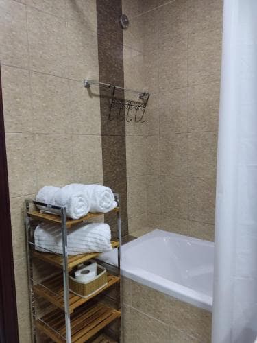Luxury Studio - Golf Views - Sports City, Dubai