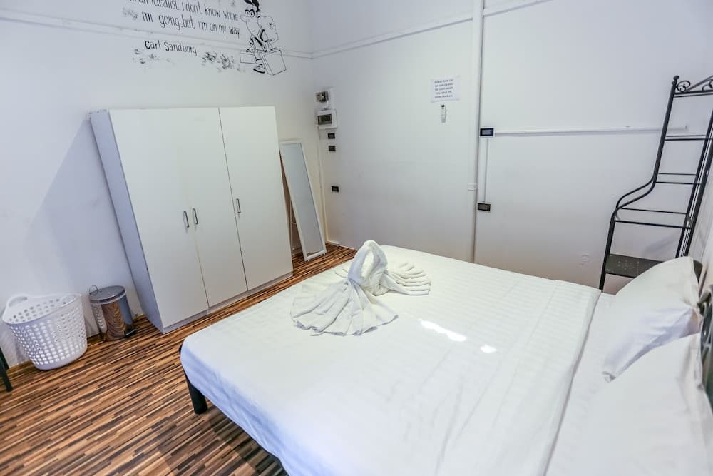 Paradise Beach Backpackers Hostel