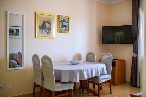 Villa Curic