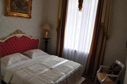 Queen Valery Hotel