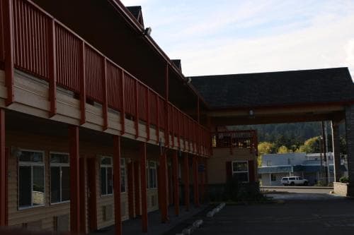 Rice Hill Inn
