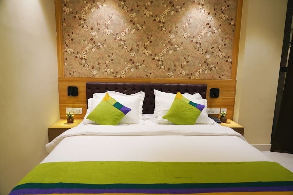 Click Hotel Capital House
