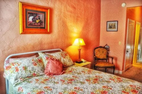 La Plaza Inn