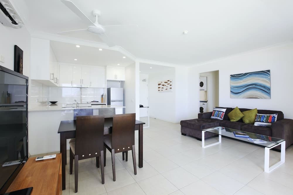 Breakers North Absolute Beachfront Apartments