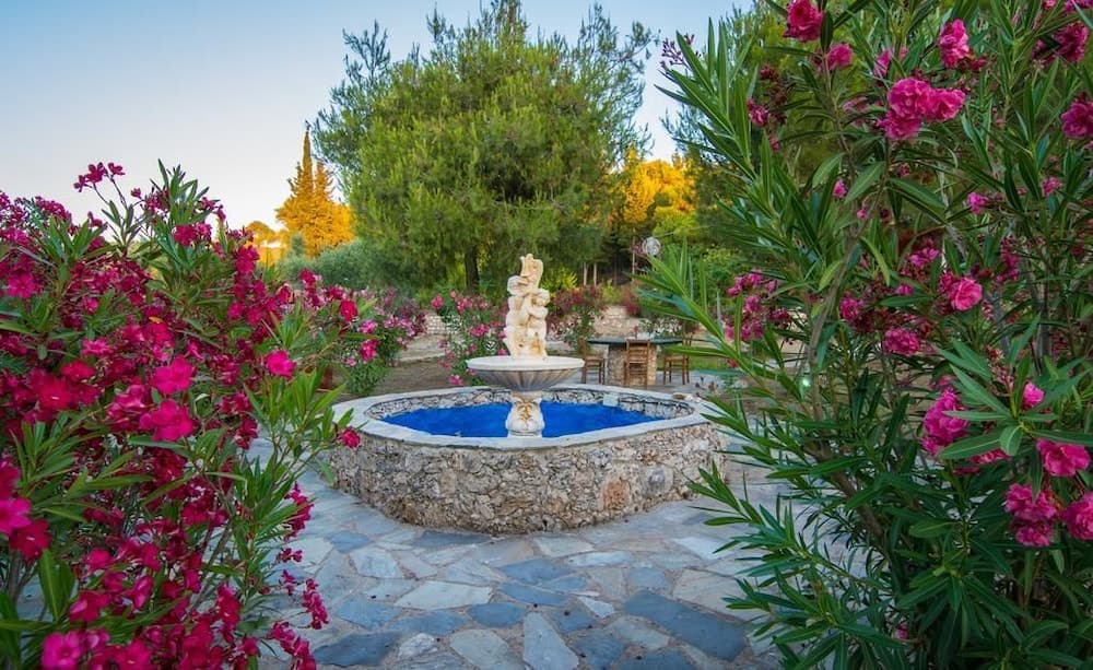 Villa Elatia