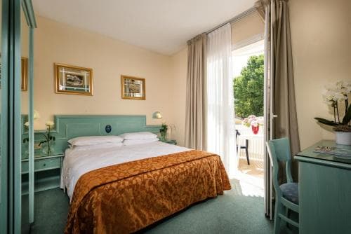 Salus Smart & Chic Hotel