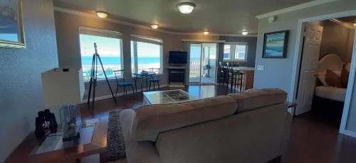 The Oceanfront Inn