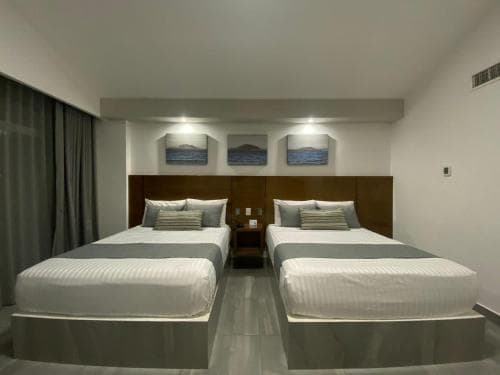 Hotel Solamar Inn