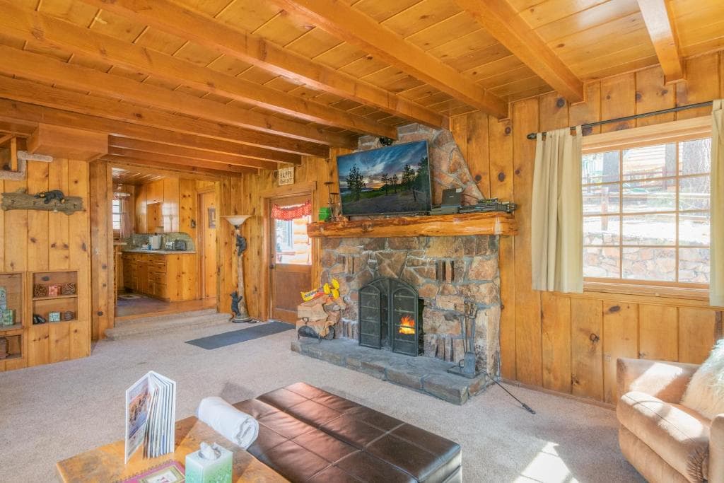 Big Bear Retreat - A charming mountain cabin with easy access to Big Bear's attractions!