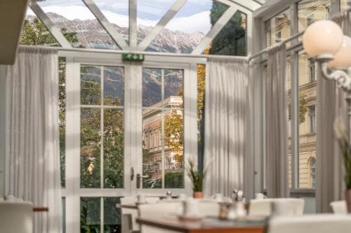 Neue Post-Hotel
