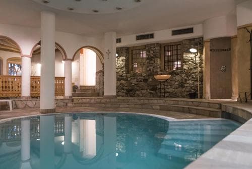 Alphotel Stocker