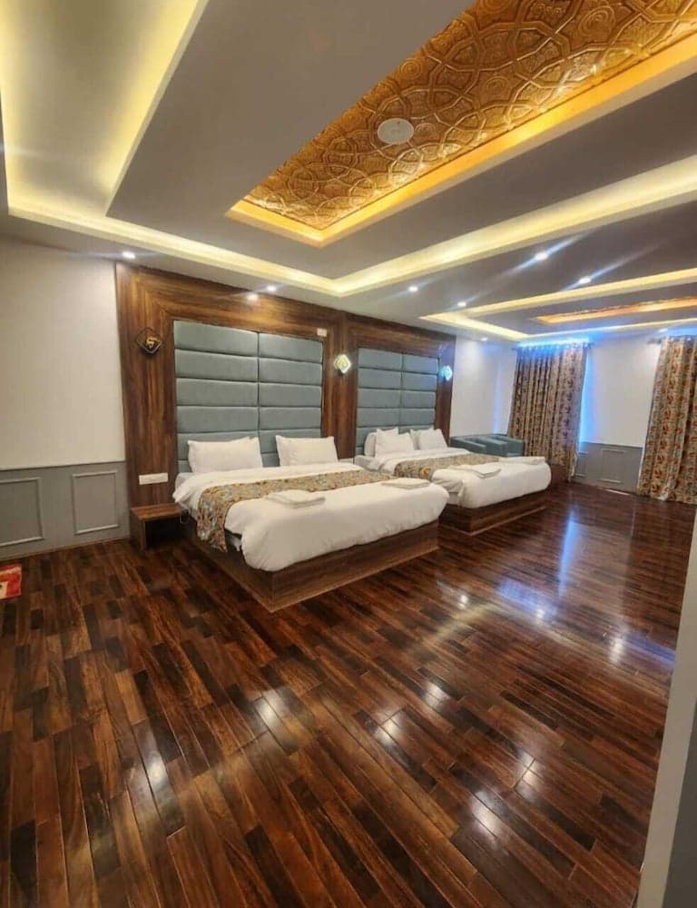 Hotel Town Star