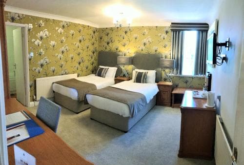 De Rougemont Manor Hotel