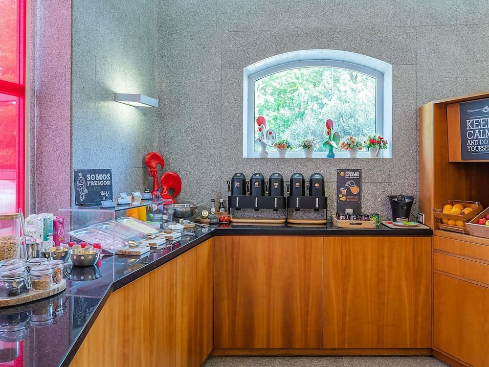 Ibis Guimaraes