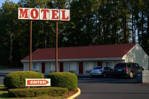 Courtland Inn