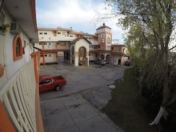 Hotel Marios Inn