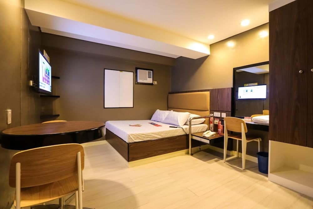 Icon Hotel Macapagal