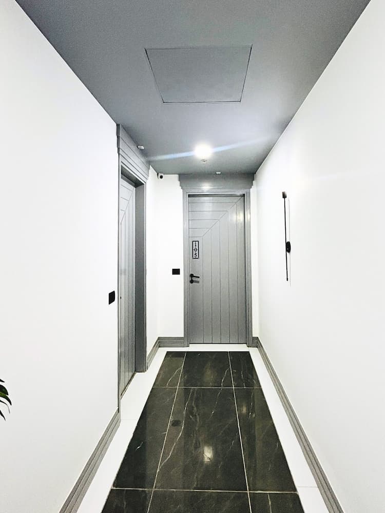 BedChambers Serviced Apartment, Golf Course, Gurgaon