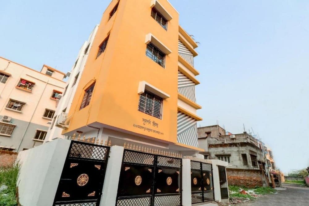 Goroomgo Priyanshu Guest House Ruby Kolkata