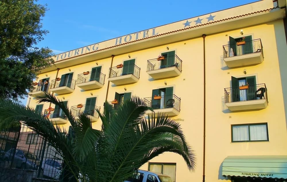 Touring Hotel