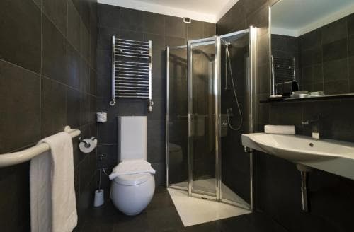 Hotel Five