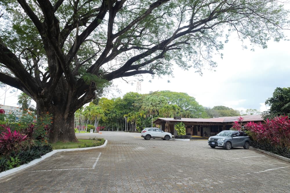 Las Espuelas Hotel