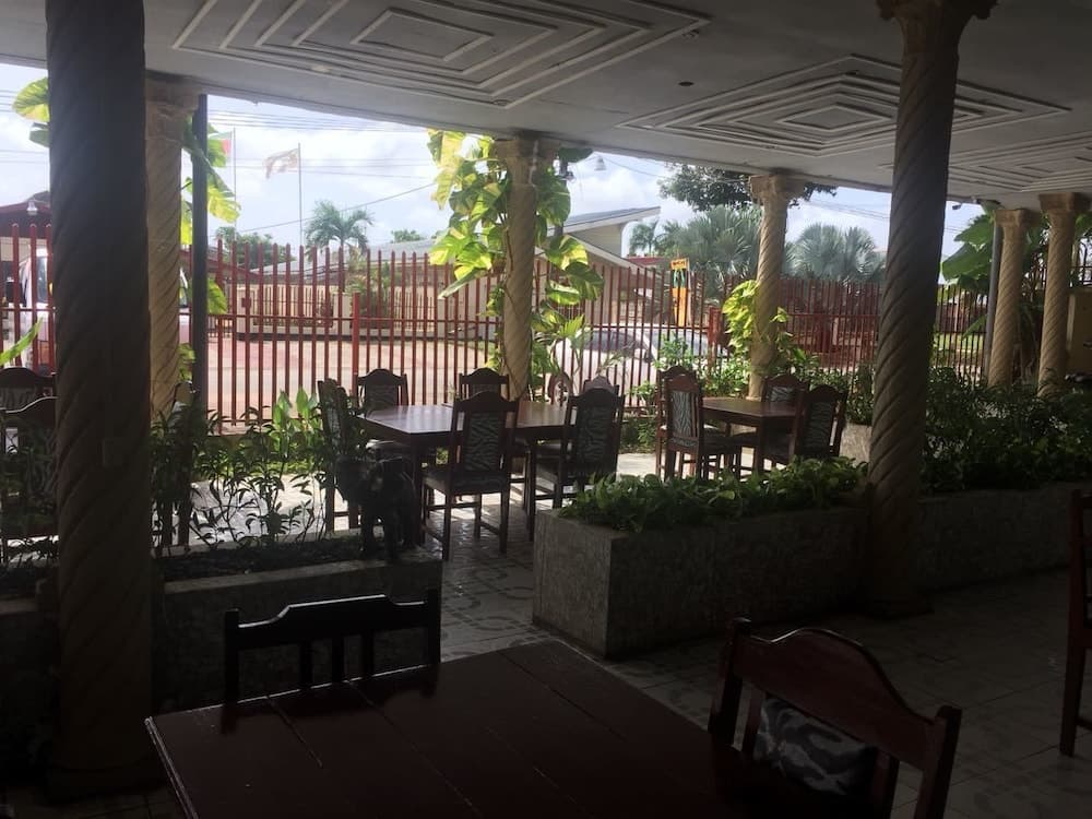 Bina's Inn