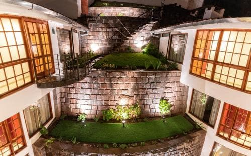 MamaSara Hotel