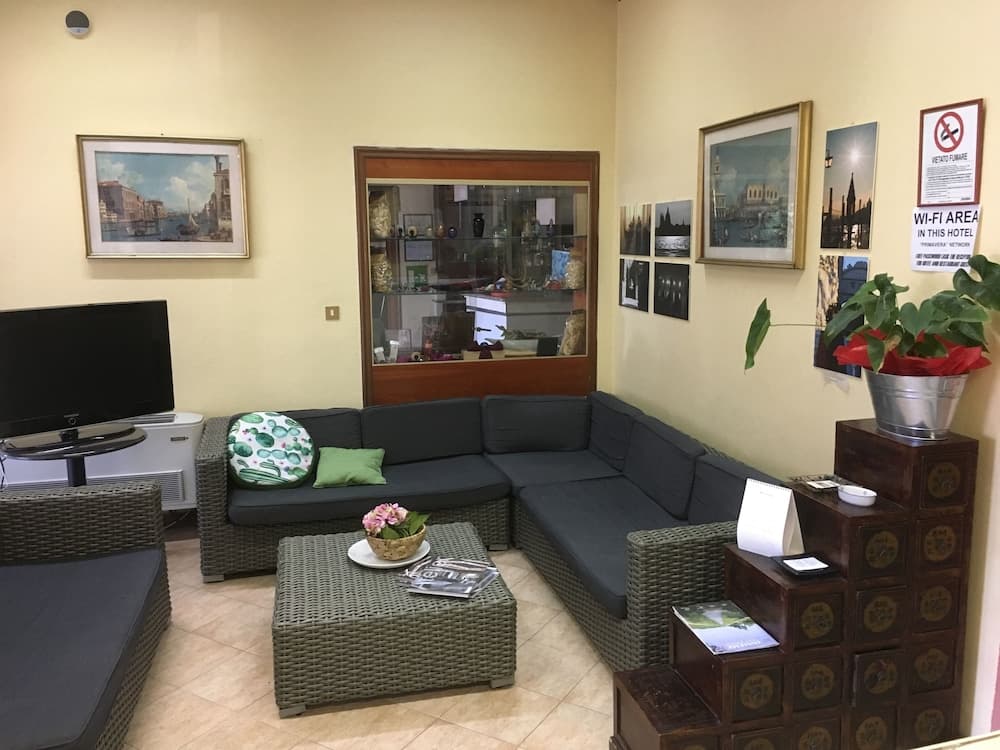 Primavera Hotel